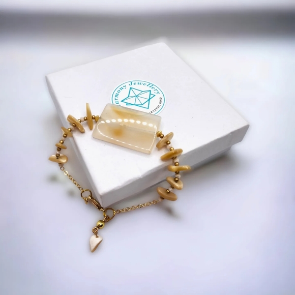 Peach Agate, Mother of Pearl Gold plated chain clasp bracelet - Picture 2 of 3